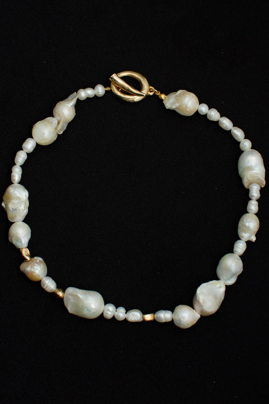 GUAROJ PEARL NECKLACE