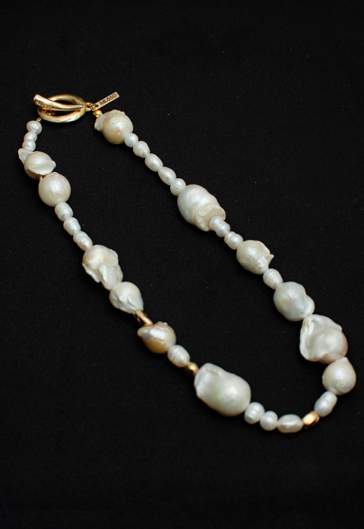 GUAROJ PEARL NECKLACE